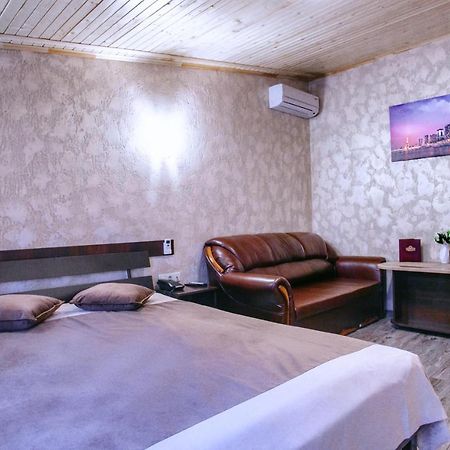 Hotel Fortuna Львов Экстерьер фото