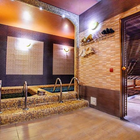 Hotel Fortuna Львов Экстерьер фото
