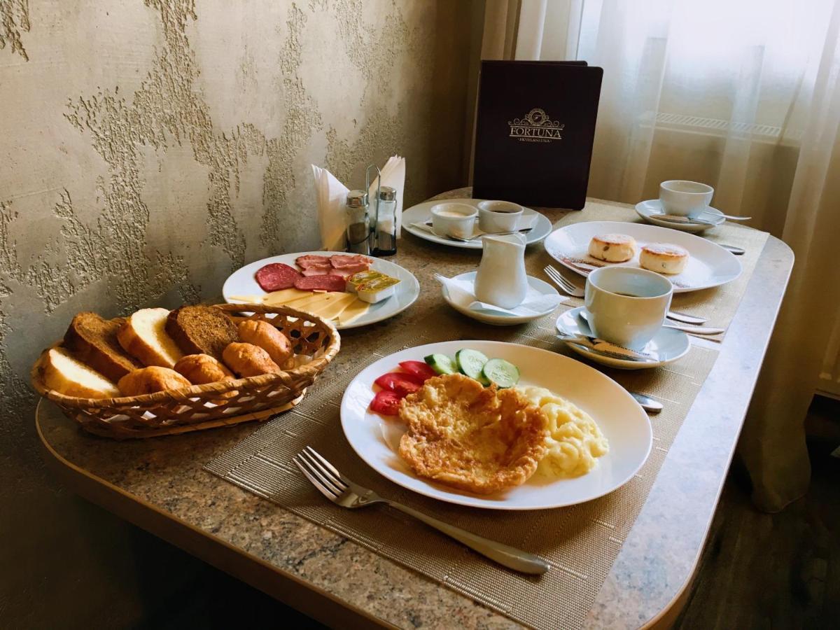 Hotel Fortuna Львов Экстерьер фото