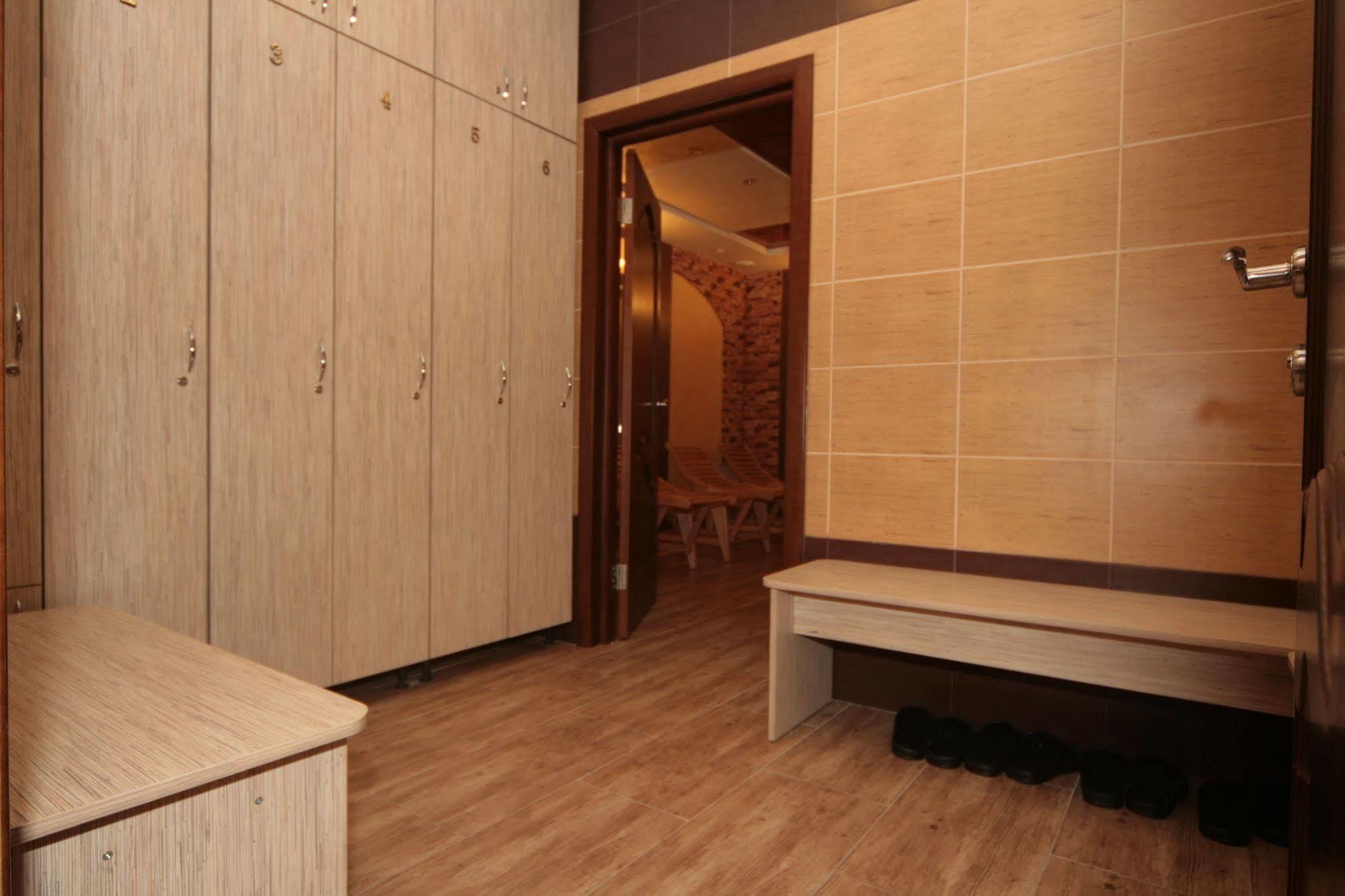 Hotel Fortuna Львов Экстерьер фото
