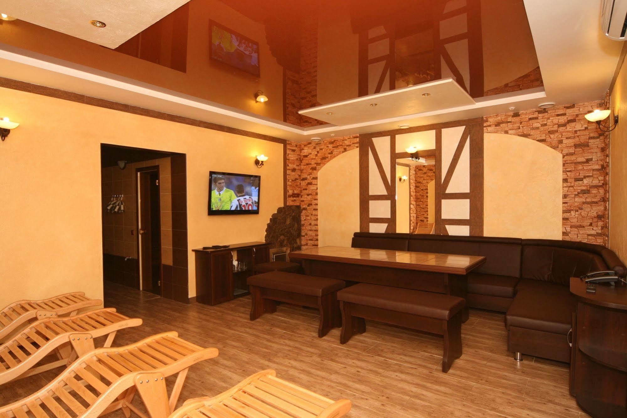 Hotel Fortuna Львов Экстерьер фото