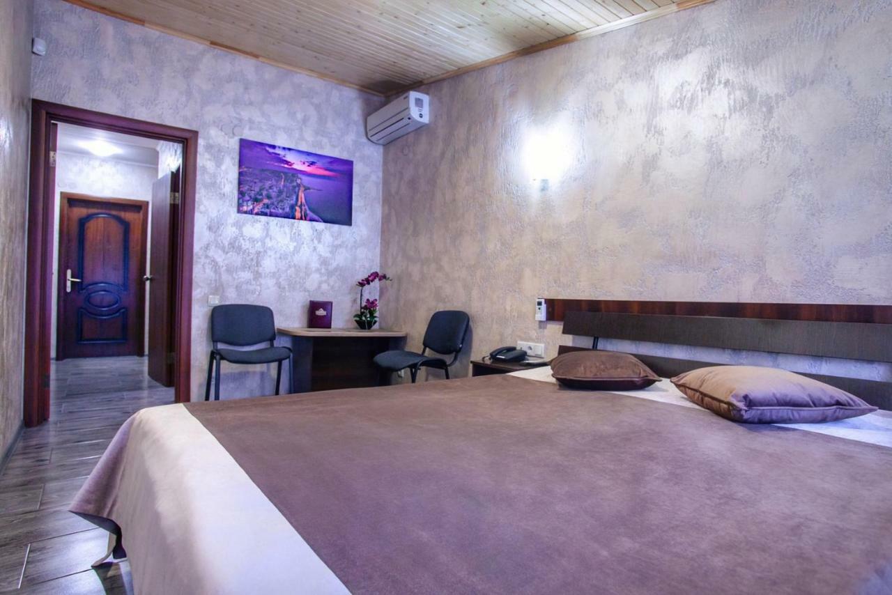 Hotel Fortuna Львов Экстерьер фото