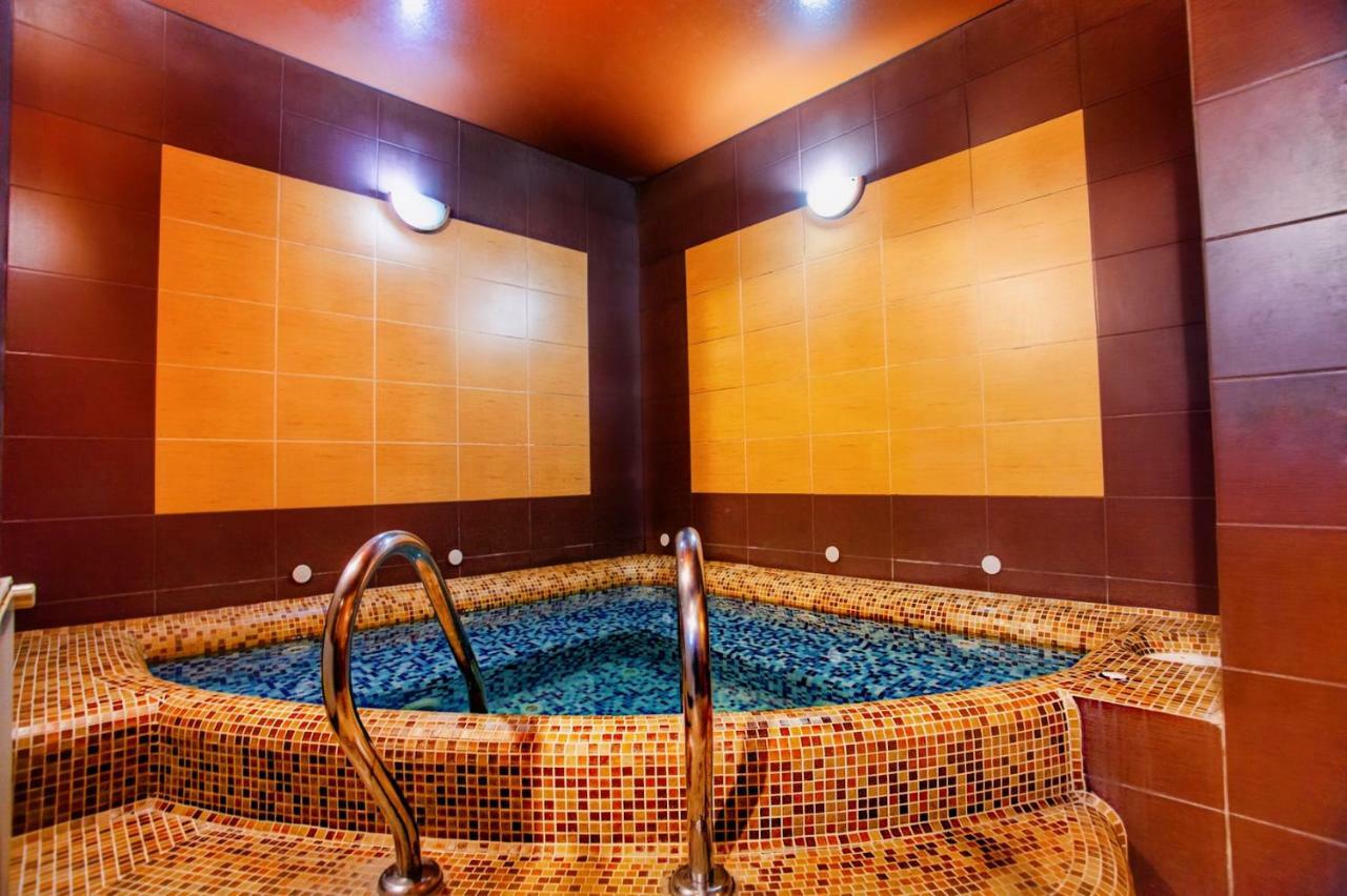 Hotel Fortuna Львов Экстерьер фото